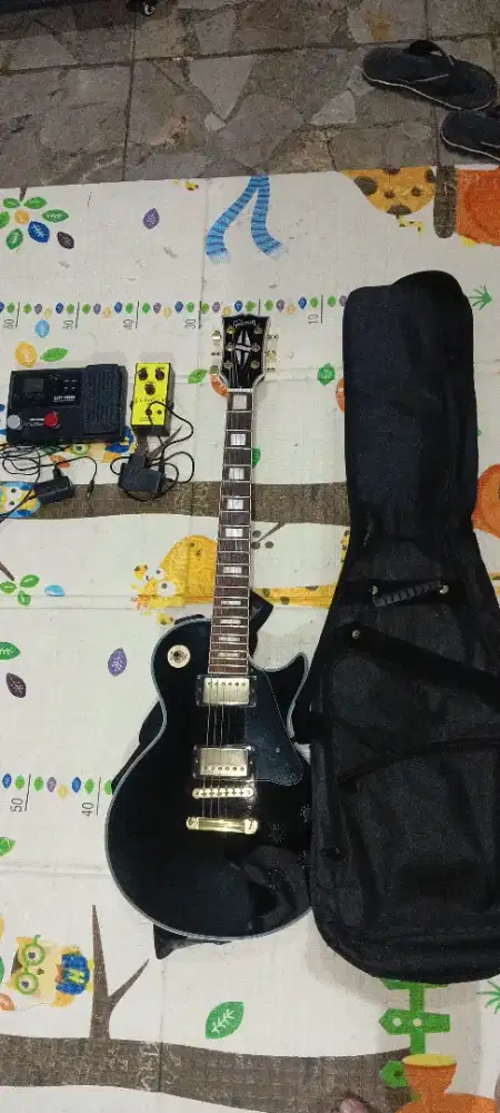 Gitar Gibson Blackbeauty Gold Costum & Efek Valeton GP 100