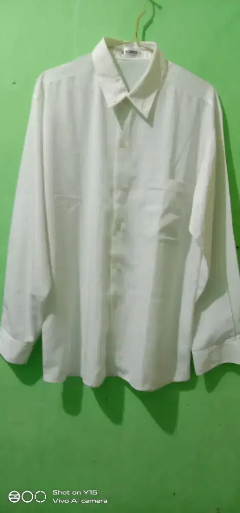 Baju kemeja putih linean  size M