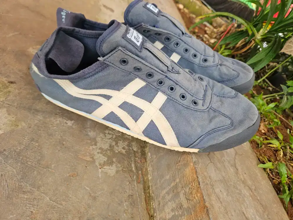Sepatu Onitsuka Tiger blue