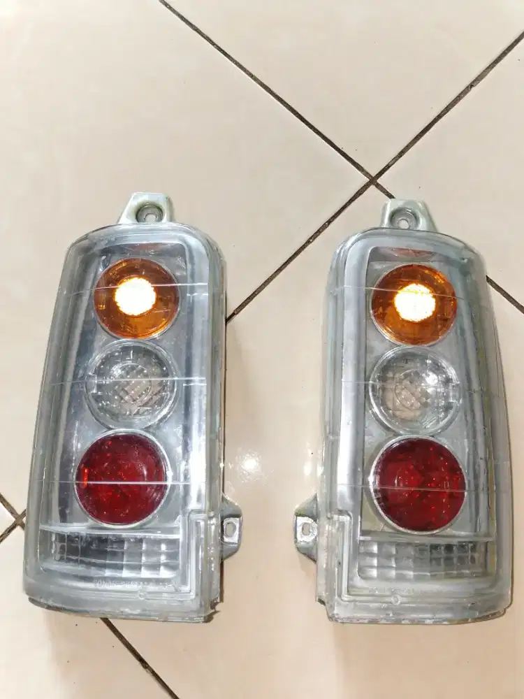 Stoplamp lampu belakang Toyota Kijang kapsul thn97-00