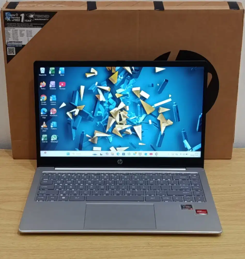 Laptop HP 14-em0xxx Prcessor AMD Ryzen 3 7320U RAM 8GB SSD 512GB