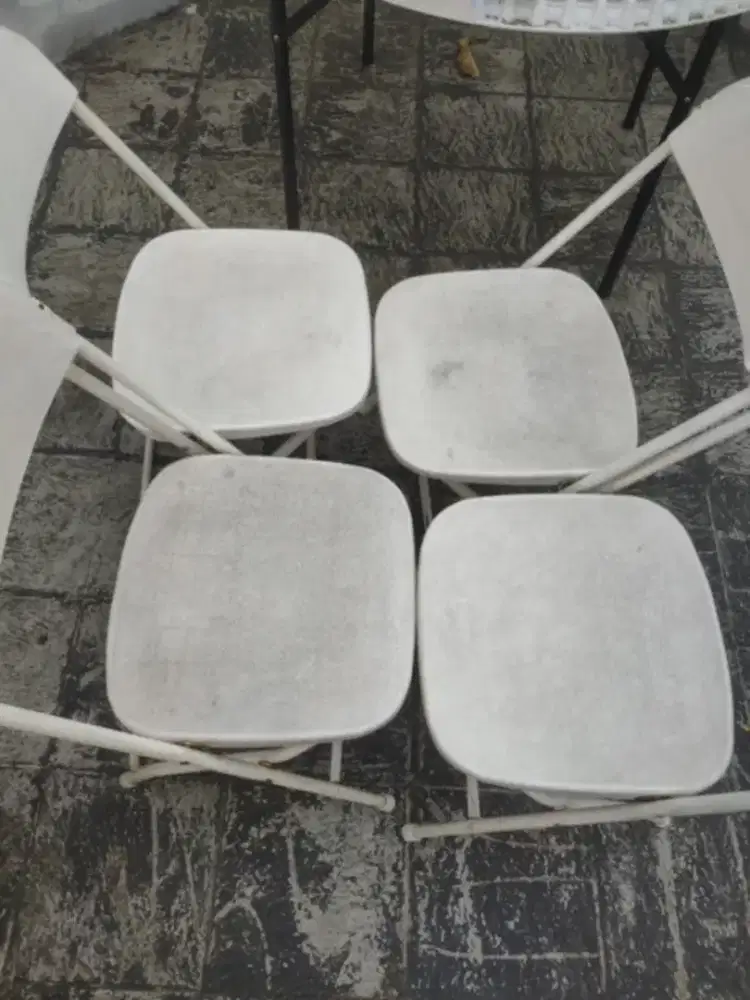 Kursi lipat putih krisbow