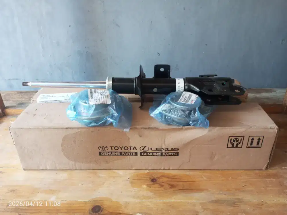 Shockbreaker depan mobil Agya