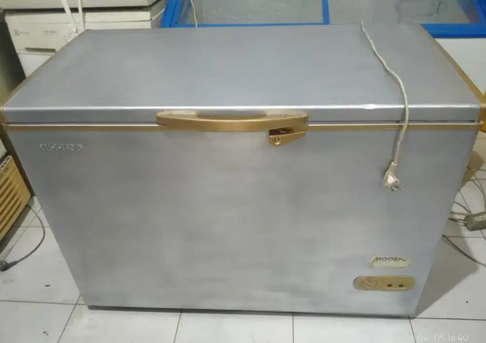 Freezer Box MODENA 300 Liter . Second .