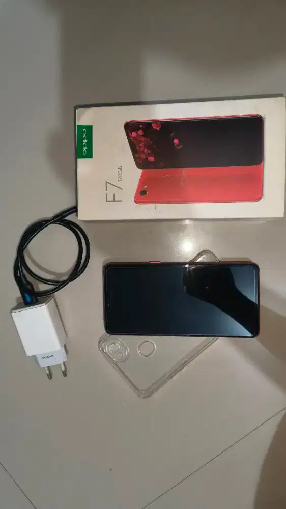 Oppo F7 6/128 merah fullset