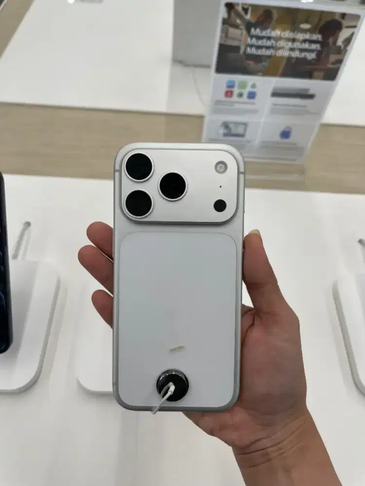 READY IPHONE 16PRO SILVER 1TB! BISA CICILAN YA