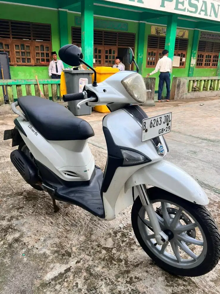 Vespa piaggio SS Lengkap + Faktur, pajak hidup, pemakaian wanita