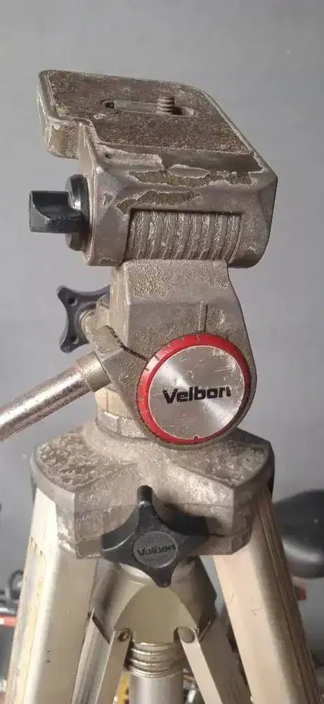 Tripod kokoh Velbon PH 166 jepang