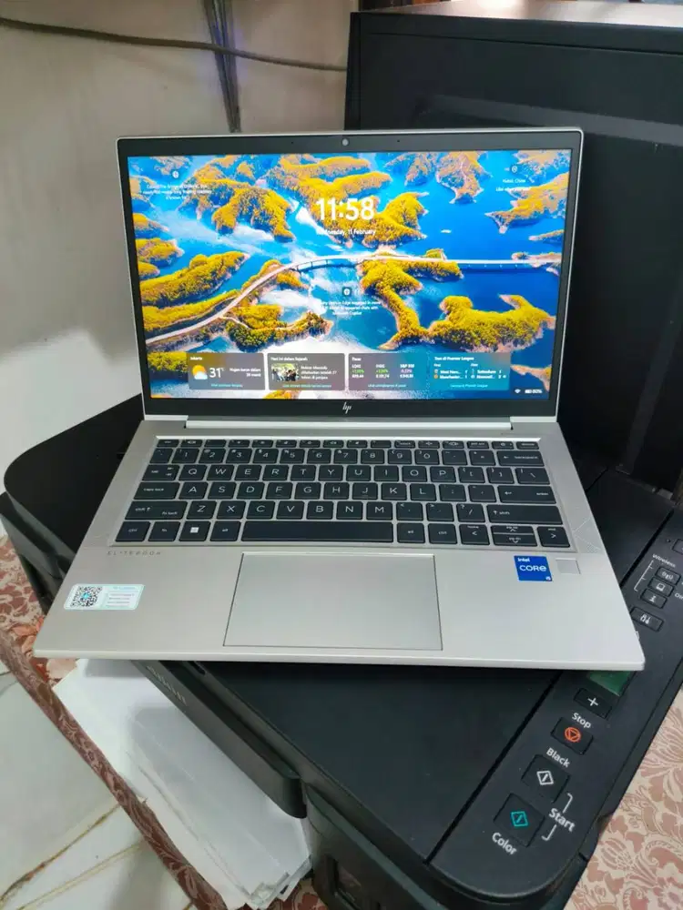Laptop HP Elitebook 830 G8