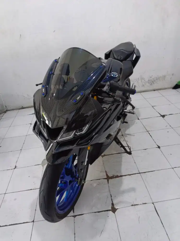 R 15 v 3 thn 2018 hitam