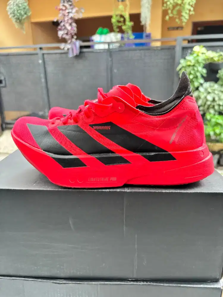 PRELOVED SEPATU RUNNING PREMIUM – LIKE NEW!