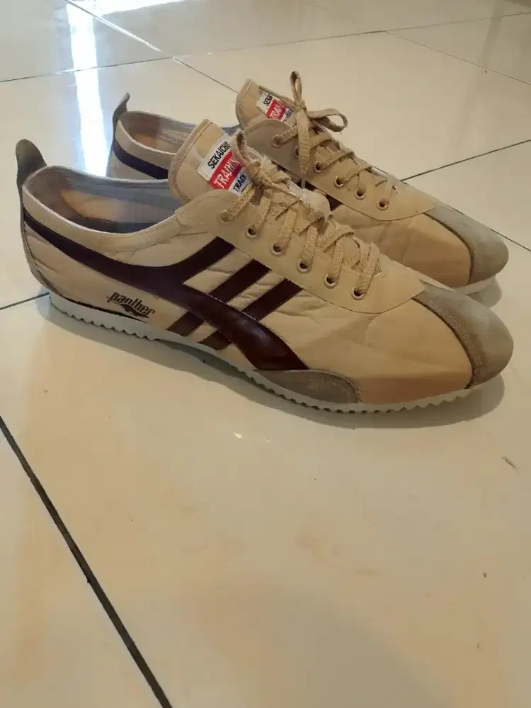 Snakers no 44/43 vintage 70s japan nos