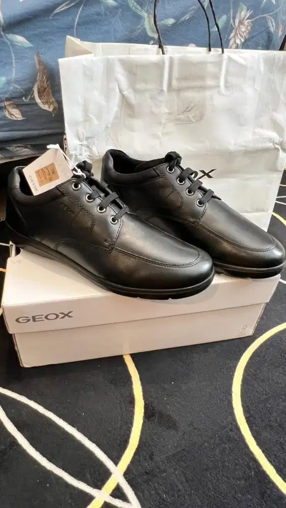 GEOX RESPIRA SEPATU PANTOVEL PRIA Size 42  DIJAMIN ORI