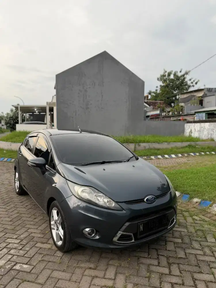 Antik Ford fiesta S Matic tertinggi PMK 2012 istimewa