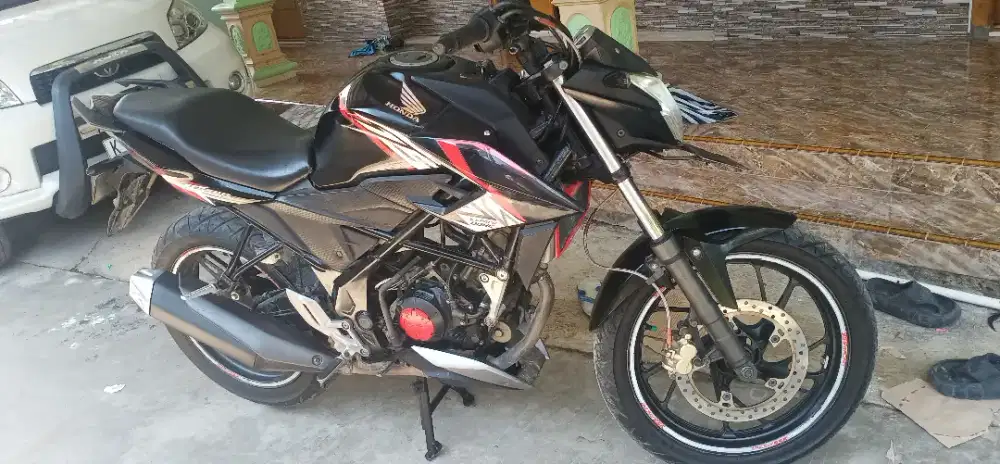 Honda cb 150 r komplt