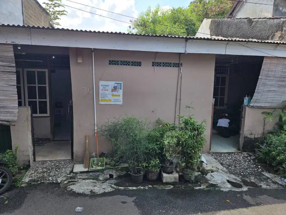 Dijual Rumah + 1 kontrakan Luas 103, CIracas - Jakarta Timur