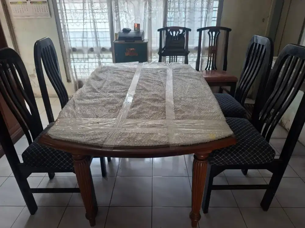 Meja Makan Bagus Kuat