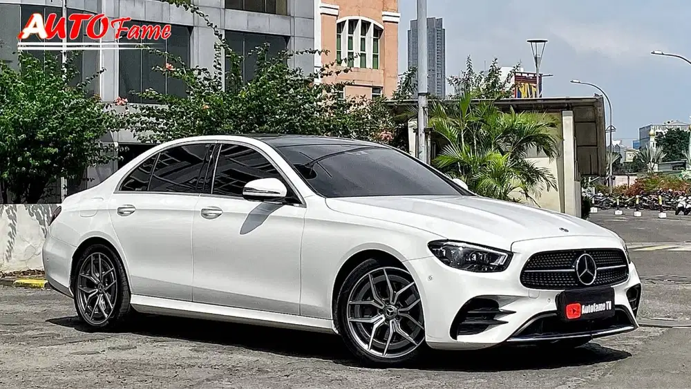 KM10RB Mercedes Benz E300 W213 AMG Line Facelift NIK 2023 White on Bla