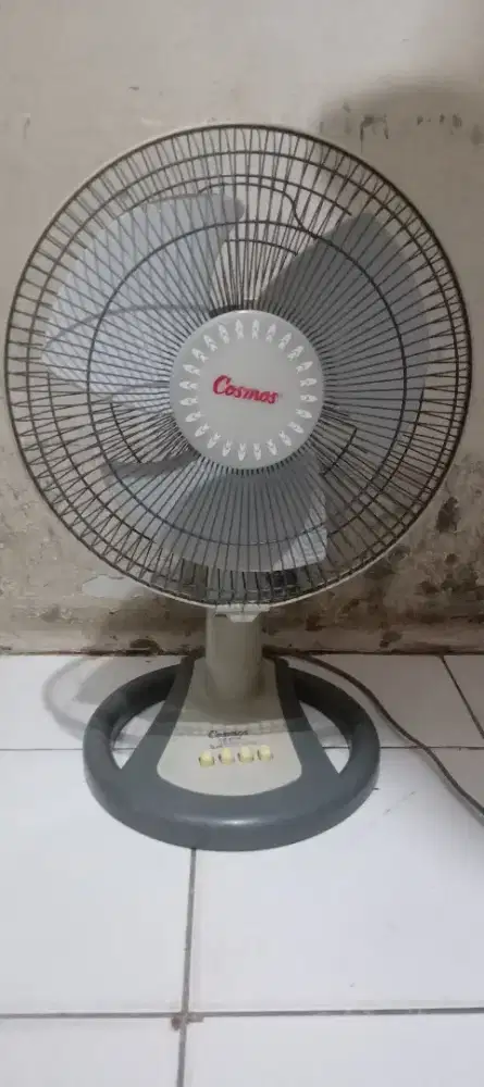 Kipas angin meja COSMOS 12inc
