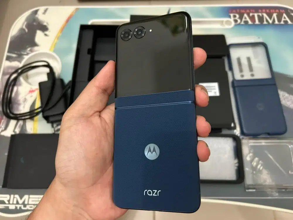 Motorola Razr 60 Flip 256/8GB Fullset Mulus Garansi Panjang