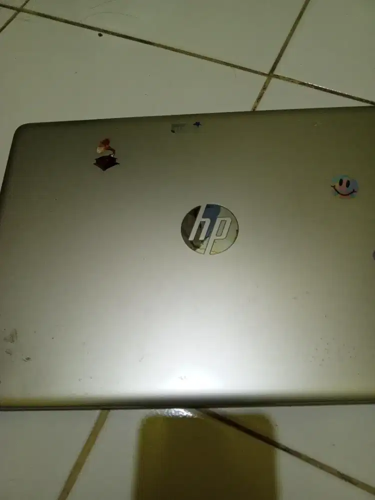 Laptop HP mod 14cm009 ram 8/128