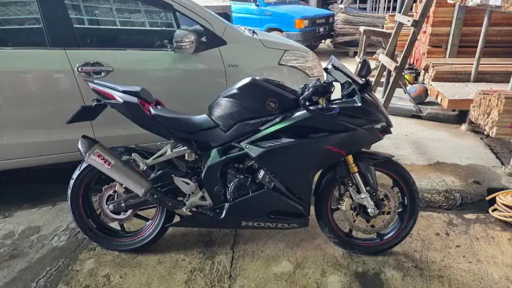 Honda CBR 250RR ABS  Kondisi Super Low Miles