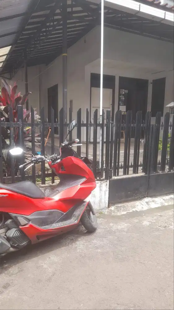 Dicari tukang untuk benerin genteng