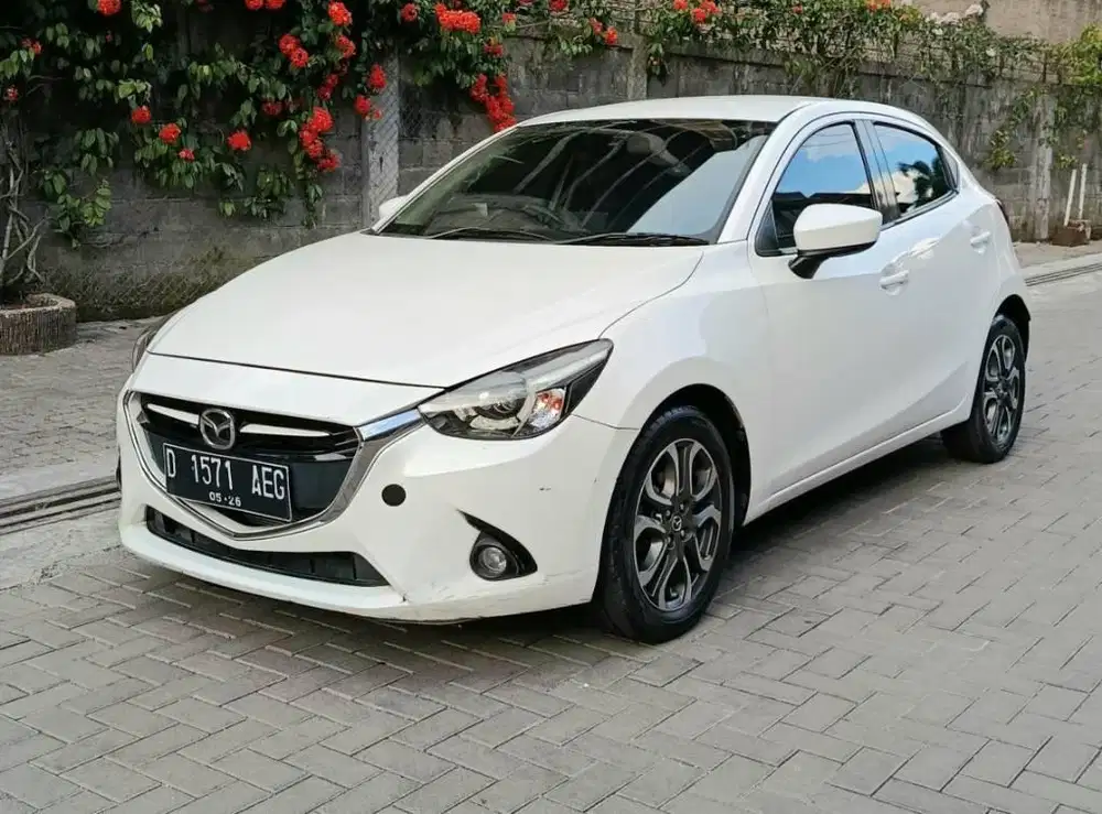 MAZDA 2 GT SKYACTIV 1.5 AT 2015 LowKM 118rb RECORD MAZDA BANDUNG