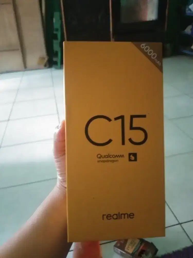 Handphone realme v15