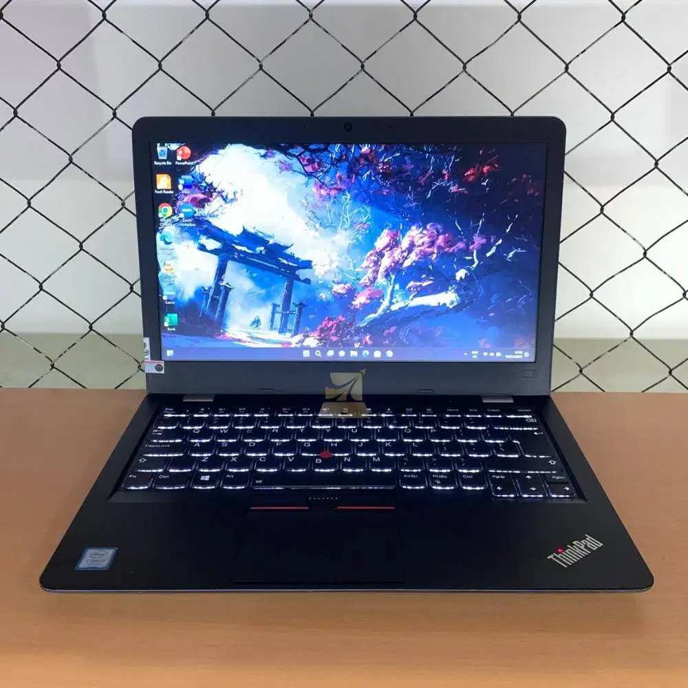 Lenovo Thinkpad 13 / i3-7100U / 8GB / SSD 256GB / W11