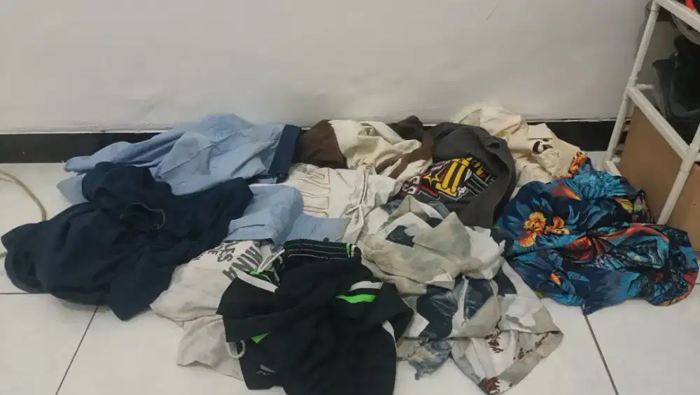 Baju bekas layak pakai 10-15rb an