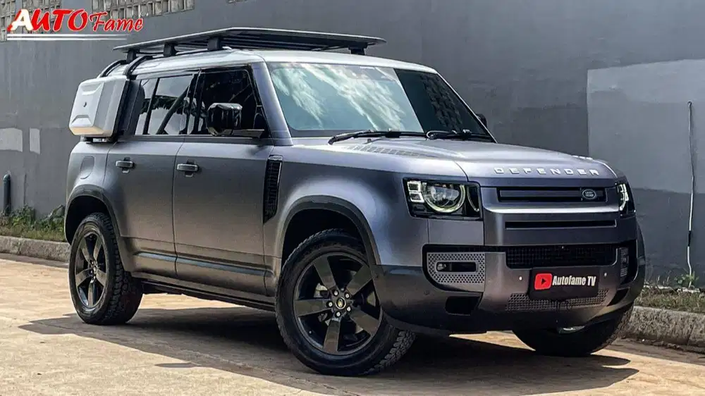 Land Rover Defender 110 P300 SE 2.0L 4x4 NIK 2021 Indus Silver Metalli