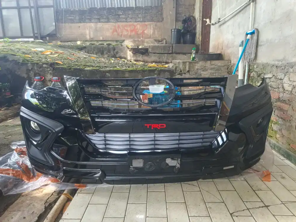 Bumper Depan Grill Toyota Fortuner Vrz TRD