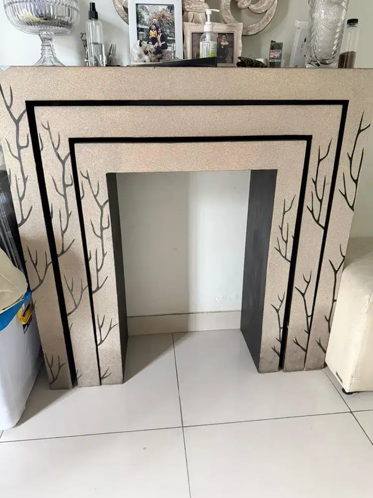 Meja Dekorasi Perapian