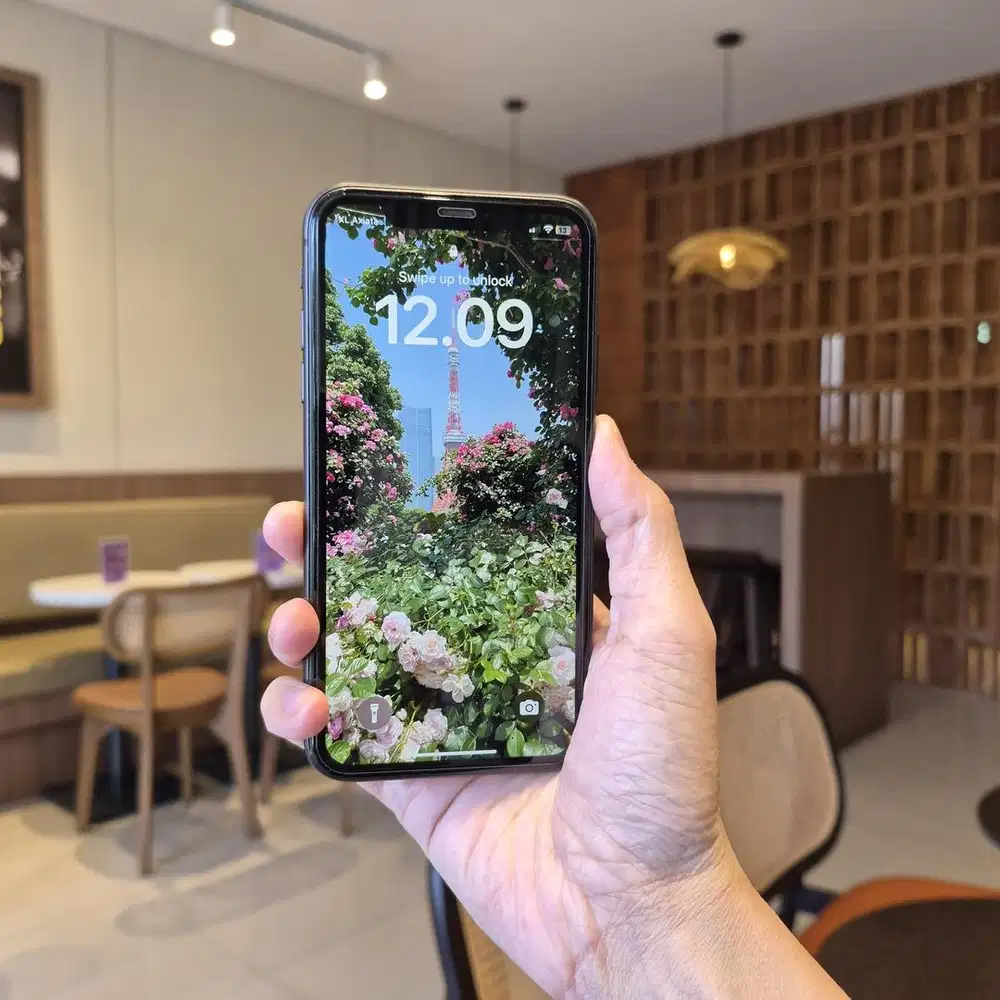 Negotiable!! Dijual iphone 11 Resmi IBOX