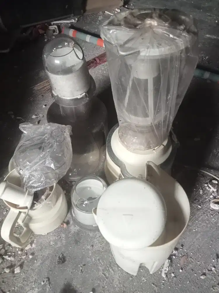 Blender masih baru kotor aja dari gudang