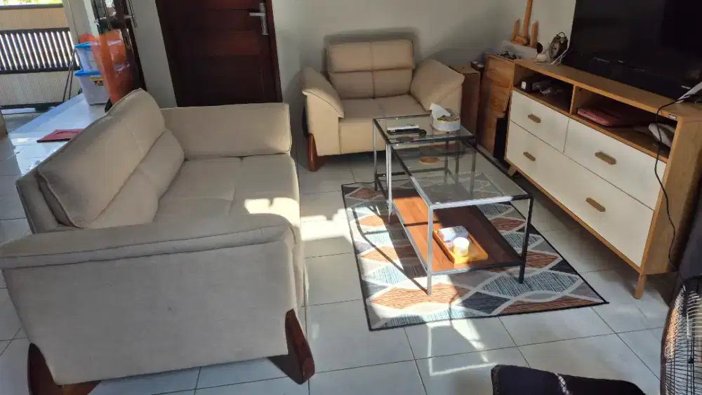 Sofa 1 set plus meja