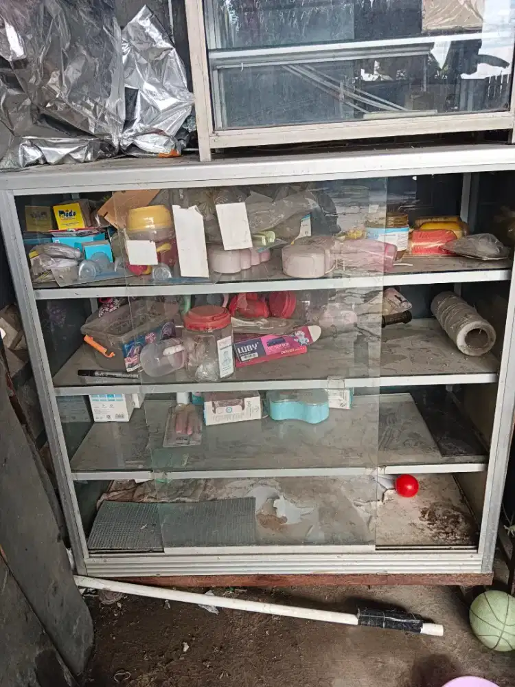 Jual Cepat Etalase Bekas Warung