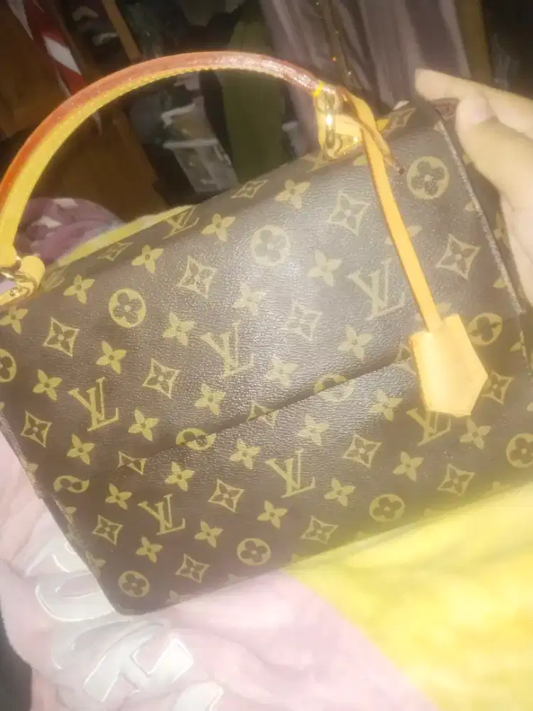Louis Vuitton Cluny BB