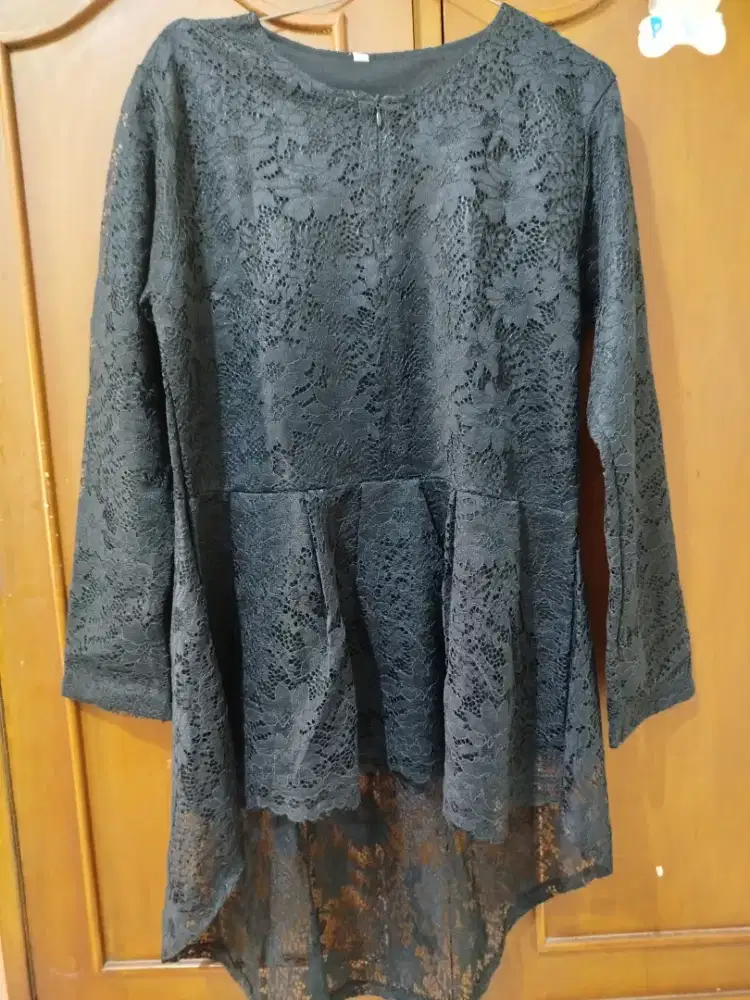 Kebaya brukat warna hitam