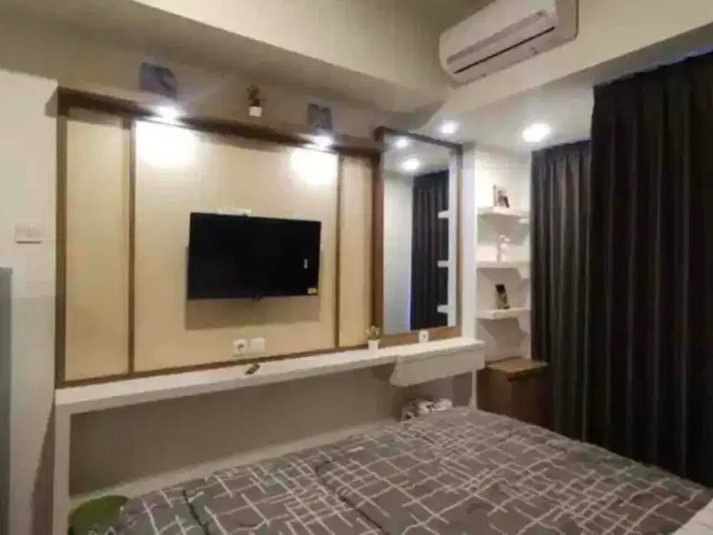 Bella dkt Amor Educity kampus ITS  WM Gloria Pakuwon City Mall