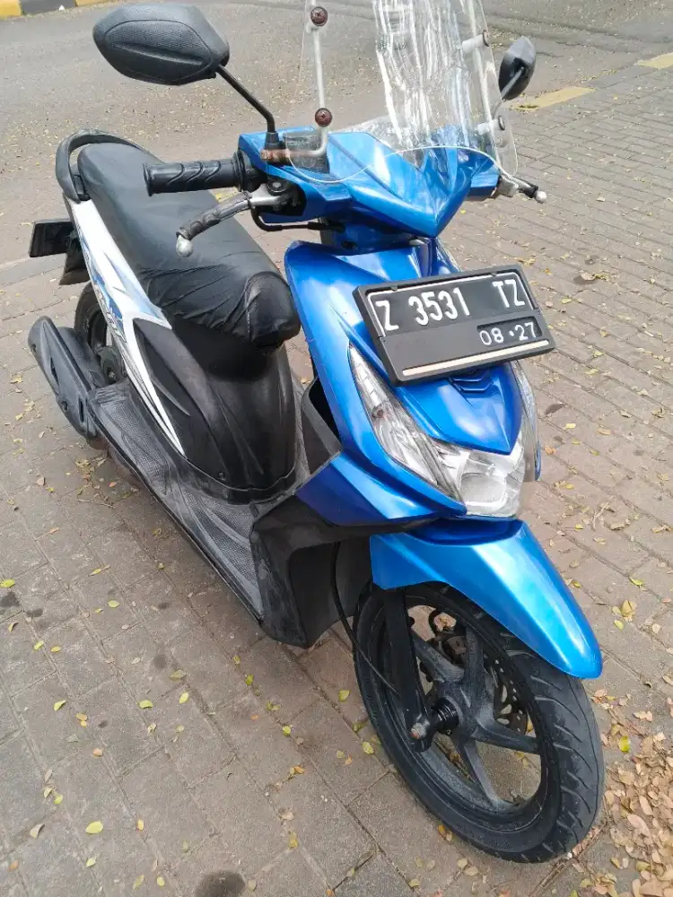 Honda Beat 2012 Putih Biru