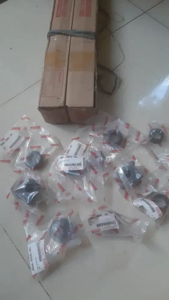 Shok blakang xenia avanza baru original