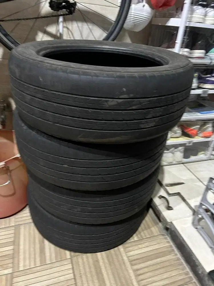 Bridgeston ban 215/55 R17