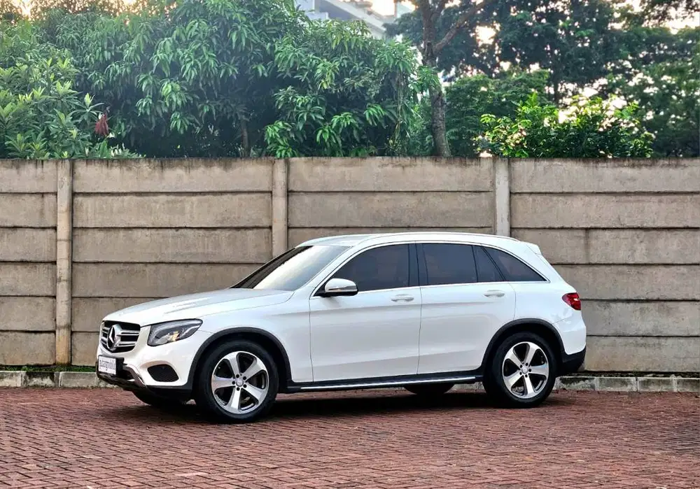 LOW ODO Mercedez Benz GLC 250 White