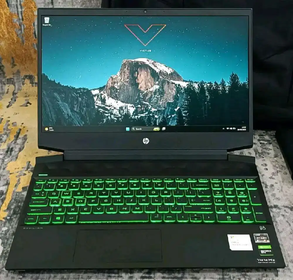 HP Gaming 15 Ryzen 5-3550H 8GB 512GB GTX 1050 3GB Full HD Like New