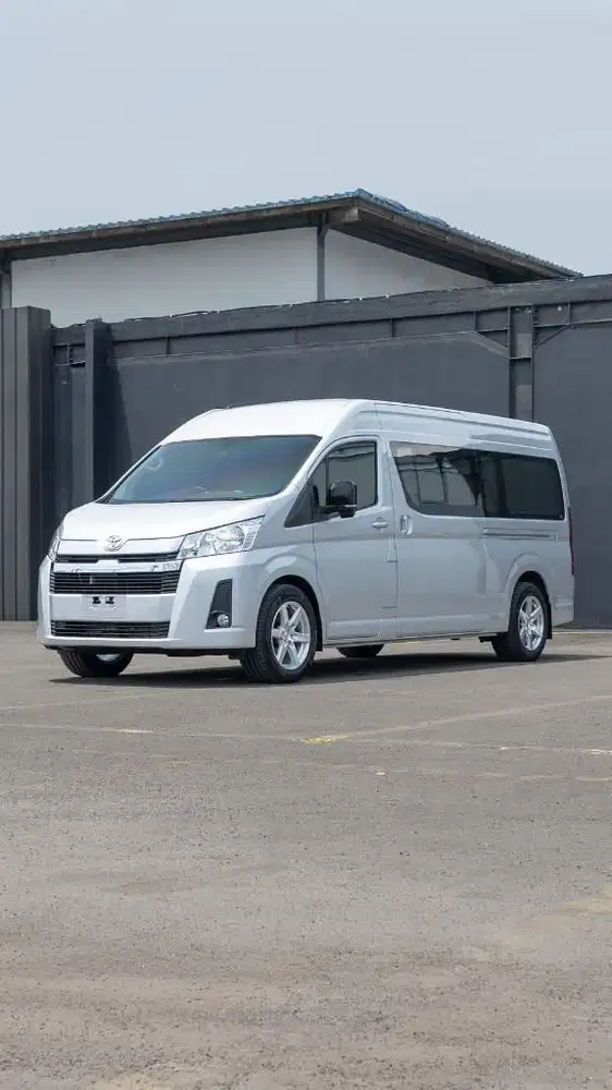 Hiace Premio 2025