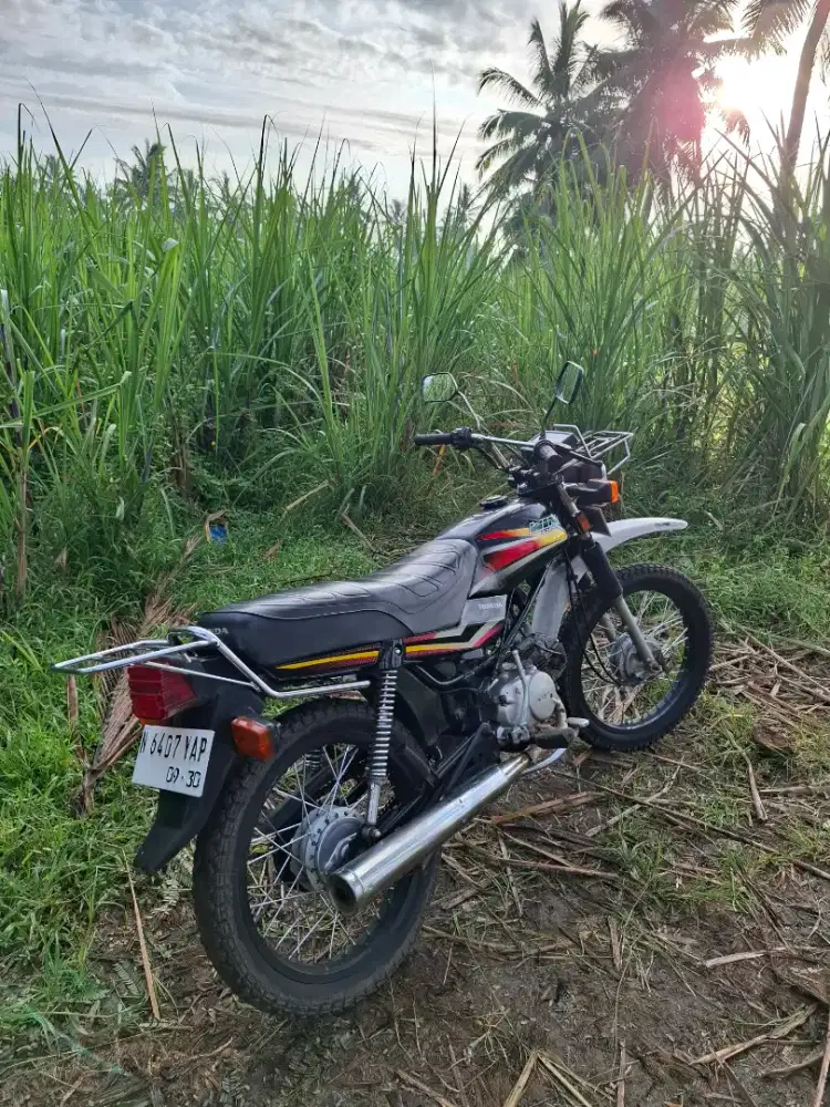 Honda win 100 tahun 2003