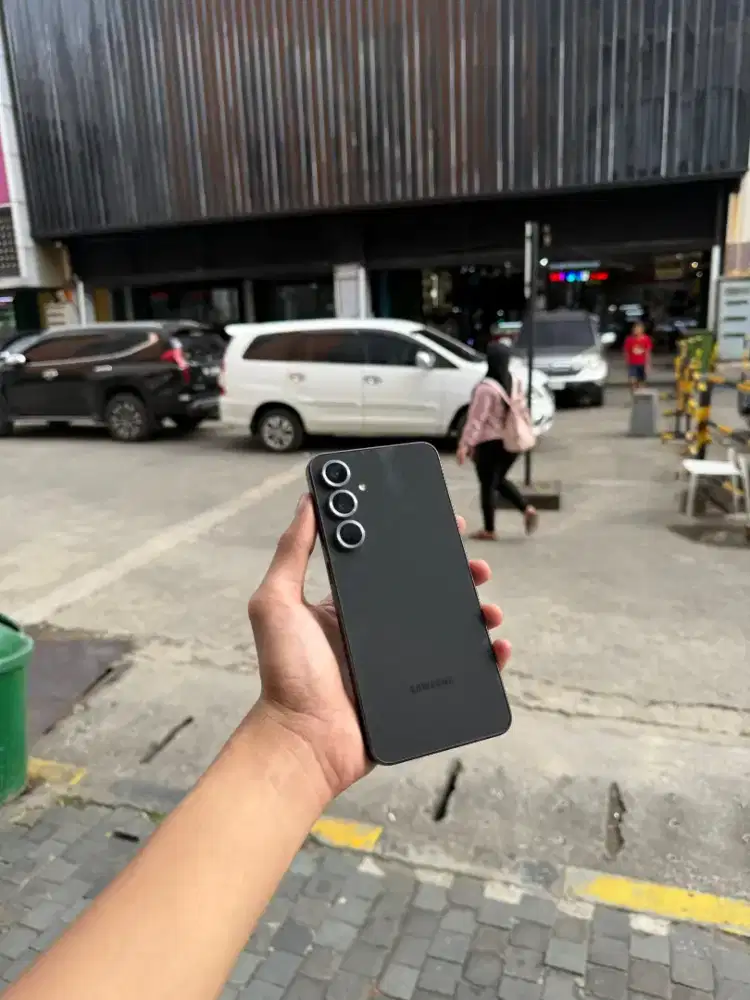 Samsung S24 FE 8/256Gb