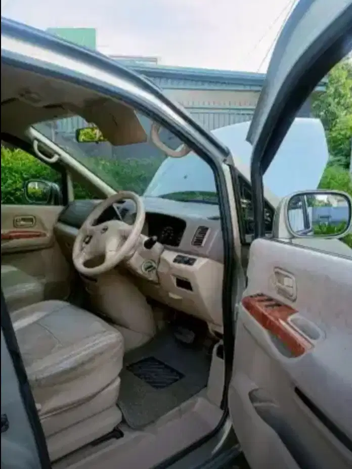 Nissan Serena 2005 Bensin